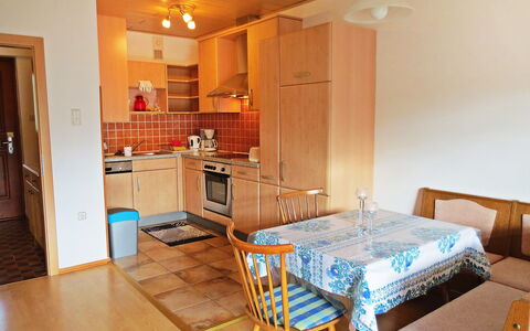 Annemarie: Kamer, Meubilair, Eigendom, Gebouw, Verdieping, Huis, Interieur Ontwerp, Tafel, Huis, Onroerend Goed