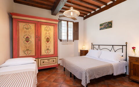 Villa Del Borgo: Meubilair, Interieur Ontwerp, Flooring, Verdieping, Slaapkamer, Plafond, Bed, Tafel, Kamer, Laken