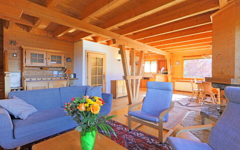 Chalet Zan-Fleuron: Kamer, Eigendom, Meubilair, Gebouw, Interieur Ontwerp, Huis, Woonkamer, Onroerend Goed, Huis, Straal