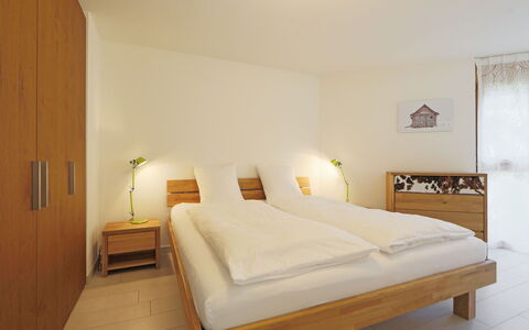 Susanna: Meubilair, Eigendom, Comfort, Gebouw, Hout, Interieur Ontwerp, Bed, Lade, Bed Frame
