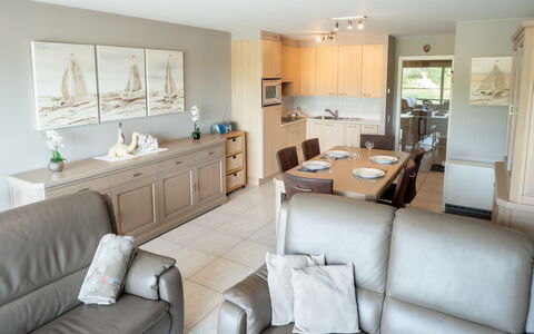 Lautrec 304 with Balcony: Bankstel, Meubilair, Eigendom, Tafel, Cabinetry, Fotolijst, Stoel, Interieur Ontwerp, Comfort, Woonkamer