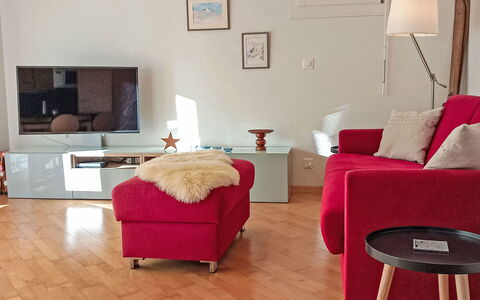 Wengen 62: Meubilair, Interieur Ontwerp, Flooring, Bankstel, Woonkamer, Verdieping, Kamer, Huis, Appartement