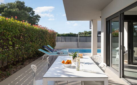 Villa Fasana: Meubilair, Buitenmeubels, Stoel, Schaduw, Keuken En Eettafel, Buitentafel, Toevlucht, Eco Hotel, Zwembad, Patio