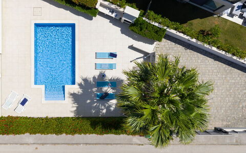 Villa Fasana: Hout, Huis, Veranda, Dek, Hardwood, Dak, Beits, Houten Vloer, Eco Hotel
