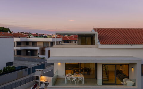Villa Fasana: Hout, Huis, Veranda, Dek, Hardwood, Dak, Beits, Houten Vloer, Eco Hotel