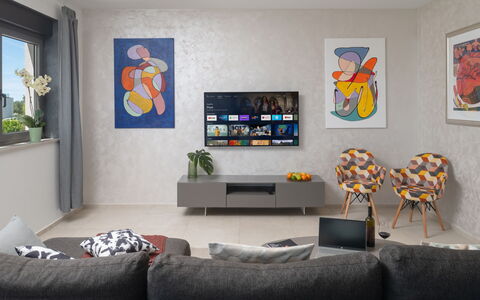 Villa Fasana: Interieur Ontwerp, Muur, Meubilair, Elektronisch Apparaat, Woonkamer, Flooring, Televisie, Televisietoestel, Kamer, Verdieping
