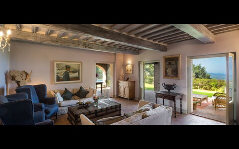 Villa Mandorlo: Woonkamer, Eigendom, Kamer, Interieur Ontwerp, Gebouw, Plafond, Huis, Meubilair, Huis, Onroerend Goed