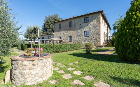 Rocche Di Valiano: Fabriek, Lucht, Eigendom, Gebouw, Venster, Boom, Natuurlijk Landschap, Huis, Land Lot, Gras