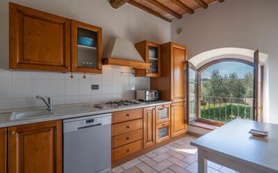 Appartamento Papavero in Siena, Pool Use, Ac: Cabinetry, Countertop, Gebouw, Meubilair, Eigendom, Wastafel, Stoel, Lade, Keuken, Hout