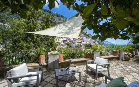 Villa Deli, In Positano, Sea View, Ac: Fabriek, Eigendom, Meubilair, Natuur, Lucht, Schaduw, Verlichting, Architectuur, Stoel, Buitenmeubels