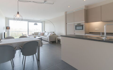 Solis with Balcony: Eigendom, Cabinetry, Gebouw, Meubilair, Countertop, Tafel, Stoel, Huishoudapparatuur, Interieur Ontwerp, Architectuur