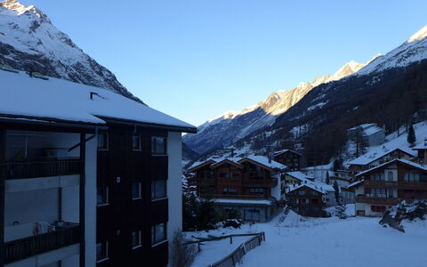 Haus Rollin: Bergachtig Landvormen, Berg, Sneeuw, Bergketen, Winter, Lucht, Alpen, Heuvel Station, Wildernis, Bergdorp
