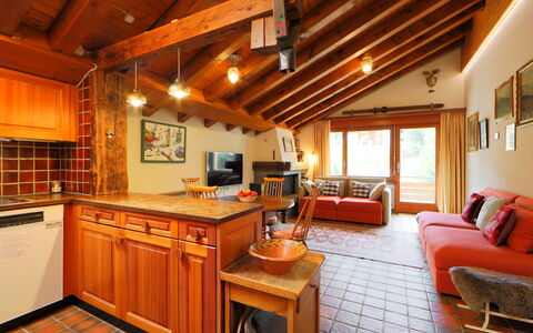 Haus Rollin: Kamer, Eigendom, Gebouw, Meubilair, Interieur Ontwerp, Huis, Onroerend Goed, Plafond, Huis, Keuken