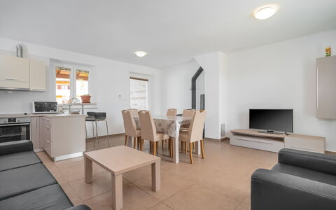 Mario 2: Eigendom, Kamer, Meubilair, Interieur Ontwerp, Gebouw, Woonkamer, Verdieping, Huis, Plafond, Tafel