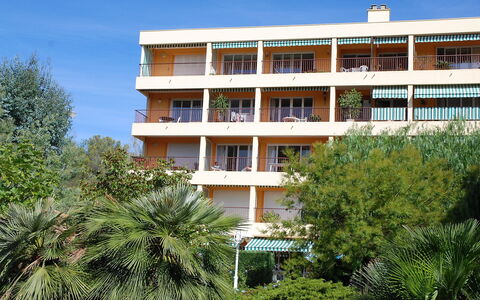Boulouris Mimosa: Eigendom, Gebouw, Architectuur, Woongebied, Onroerend Goed, Huis, Appartement, Condominium, Boom, Gemengd Gebruik
