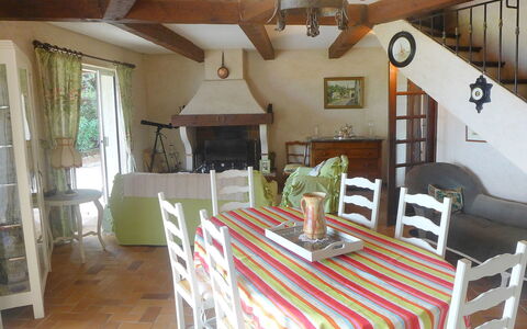 Villa Micheline: Kamer, Eigendom, Meubilair, Gebouw, Eetkamer, Plafond, Tafel, Interieur Ontwerp, Huis, Huis