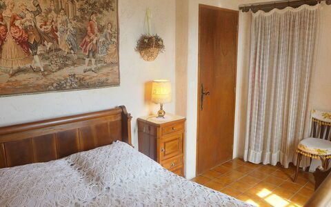 Villa Micheline: Kamer, Bed, Gordijn, Slaapkamer, Meubilair, Eigendom, Interieur Ontwerp, Venster Behandeling, Verdieping, Muur