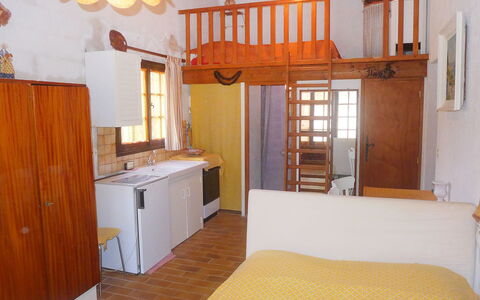 Villa Micheline: Kamer, Eigendom, Meubilair, Gebouw, Bed, Interieur Ontwerp, Huis, Verdieping, Plafond, Onroerend Goed