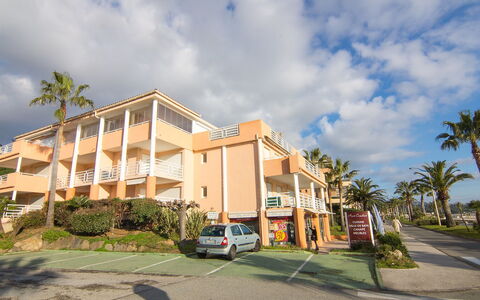 Cavalaire 651: Eigendom, Woongebied, Gebouw, Huis, Lucht, Onroerend Goed, Huis, Architectuur, Gemengd Gebruik, Condominium