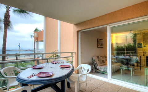 Cavalaire 651: Eigendom, Kamer, Interieur Ontwerp, Gebouw, Huis, Meubilair, Onroerend Goed, Architectuur, Tafel, Plafond