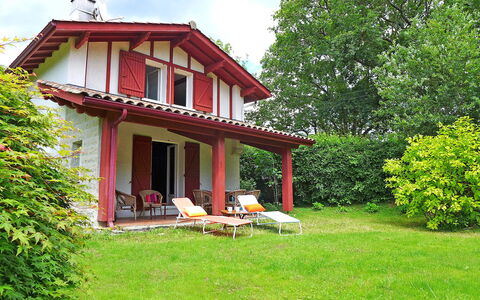 Eki Alde: Eigendom, Huis, Gebouw, Verblijf, Huis, Onroerend Goed, Boerderij, Gras, Werf, Boom