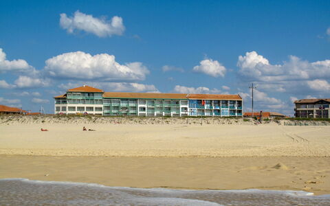 Mimizan 191: Wolk, Lucht, Water, Gebouw, Venster, Strand, Boom, Kust En Oceanic Landvormen, Huis