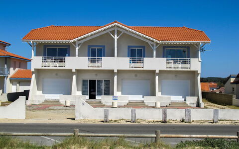 Patguyflor: Eigendom, Huis, Huis, Woongebied, Onroerend Goed, Gebouw, Architectuur, Dak, Buurt, Facade