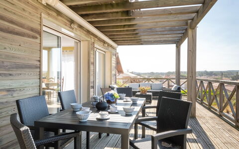 Villa Marine: Water, Fabriek, Gebouw, Dag, Eigendom, Lucht, Zwembad, Azure, Boom, Zwemwater