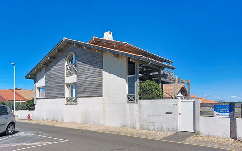 Villa Marine: Meubilair, Interieur Ontwerp, Flooring, Verdieping, Hout, Bed, Kamer, Plafond, Slaapkamer, Textiel