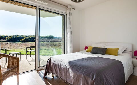 Le Domaine de Fort Neuf: Slaapkamer, Meubilair, Kamer, Eigendom, Bed, Interieur Ontwerp, Bed Frame, Bedding, Laken, Plafond