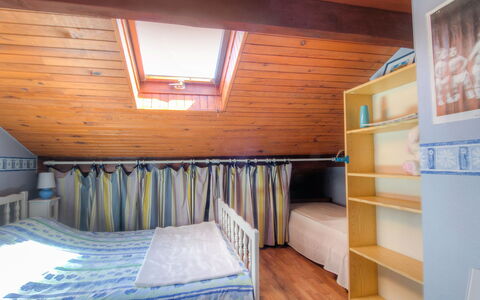 Faisans: Eigendom, Gebouw, Plank, Hout, Huis, Comfort, Interieur Ontwerp, Verdieping, Flooring, Hardwood