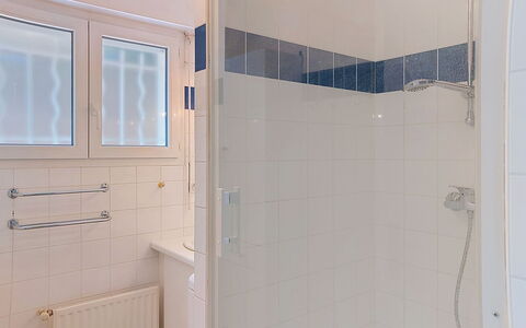 Artémis: Loodgieterswerkinrichting, Flooring, Verdieping, Badkamer, Interieur Ontwerp, Loodgieter, Kamer, Deur, Tegel, Samengesteld Materiaal