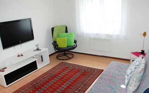 Gemma: Kamer, Meubilair, Eigendom, Interieur Ontwerp, Woonkamer, Verdieping, Huis, Slaapkamer, Laken, Huis