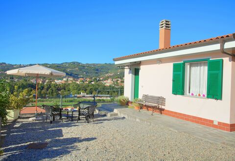Casa Ilaria - Diano Marina: Eigendom, Huis, Gebouw, Onroerend Goed, Huis, Lucht, Vakantie, Boom, Architectuur, Landelijk Gebied