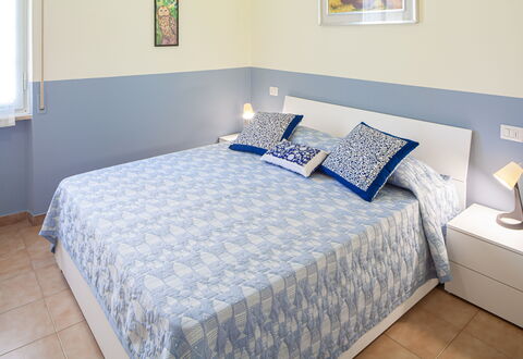 Giulia Apartment - Levanto: Gebouw, Meubilair, Eigendom, Comfort, Azure, Venster, Blauw, Hout, Textiel, Interieur Ontwerp