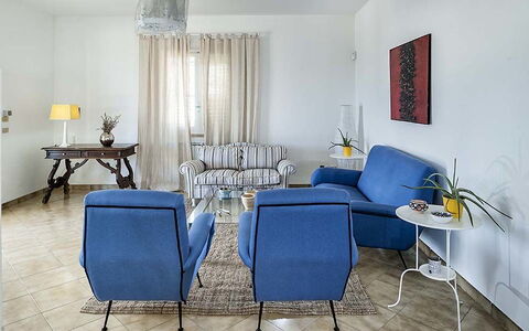 Bianca: Meubilair, Interieur Ontwerp, Flooring, Muur, Verdieping, Bankstel, Stoel, Textiel, Kamer, Woonkamer