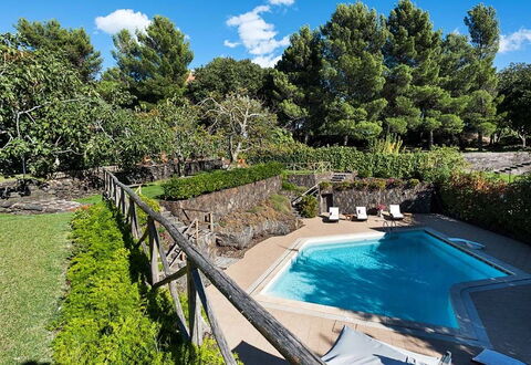 Eden Retreat: Water, Wolk, Fabriek, Watervoorraden, Lucht, Eigendom, Plantengemeenschap, Plantkunde, Zwembad, Boom