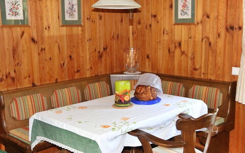 Rustika: Kamer, Meubilair, Tafel, Eigendom, Eetkamer, Tafelkleed, Huis, Interieur Ontwerp, Keuken En Eettafel, Hardwood