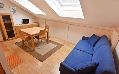 Enrosadira 710.4: Kamer, Eigendom, Meubilair, Verdieping, Interieur Ontwerp, Huis, Woonkamer, Gebouw, Tafel, Zolder