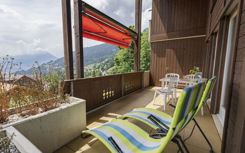 Rehli: Hout, Beits, Hardwood, Balkon, Eco Hotel, Schaduw, Veranda, Ontwerp, Stoel, Dek
