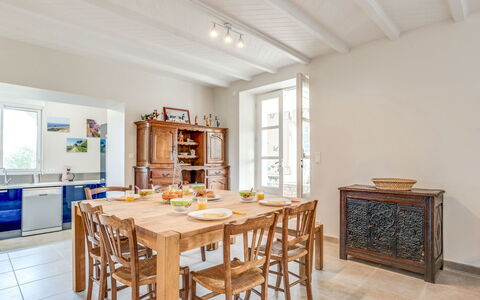 Kerhel: Eigendom, Kamer, Meubilair, Gebouw, Interieur Ontwerp, Tafel, Plafond, Huis, Onroerend Goed, Verdieping