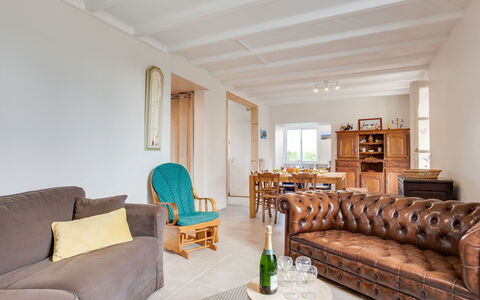 Kerhel: Woonkamer, Kamer, Meubilair, Eigendom, Interieur Ontwerp, Gebouw, Tafel, Onroerend Goed, Huis, Bankstel