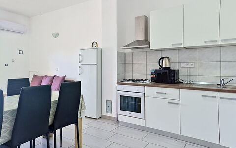 Accommodatie:&nbsp;Ivan 107.3