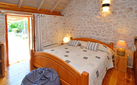 Home Sweet Home: Slaapkamer, Kamer, Bed, Meubilair, Eigendom, Laken, Gebouw, Interieur Ontwerp, Bedding, Onroerend Goed
