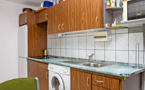Azzurro: Cabinetry, Countertop, Meubilair, Wastafel, Kraan, Eigendom, Keuken, Loodgieterswerkinrichting, Blauw, Groen