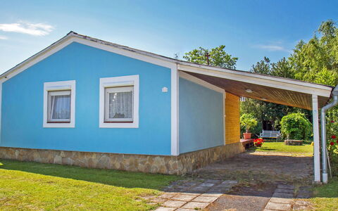 Azzurro: Fabriek, Lucht, Gebouw, Wolk, Boom, Land Lot, Architectuur, Huis, Verblijf