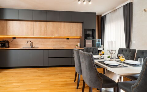 Jure: Meubilair, Interieur Ontwerp, Flooring, Hout, Keuken, Countertop, Cabinetry, Verdieping, Huis, Lichte Inrichting