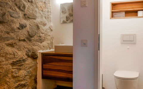 Sole: Kamer, Eigendom, Muur, Verdieping, Badkamer, Huis, Interieur Ontwerp, Gebouw, Tegel, Onroerend Goed