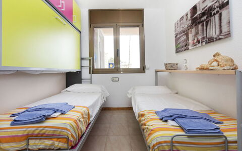 Cala D'Or: Eigendom, Meubilair, Gebouw, Comfort, Bed Frame, Textiel, Venster, Interieur Ontwerp, Hout