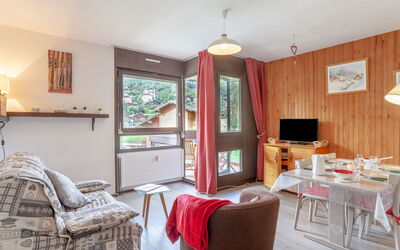 Castel des Roches B20 415.4: Meubilair, Eigendom, Tafel, Fotolijst, Hout, Stoel, Comfort, Interieur Ontwerp, Woonkamer, Gebouw
